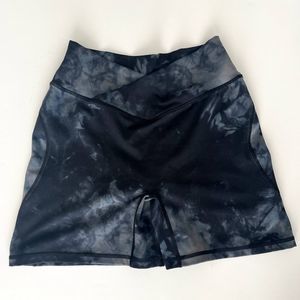 Black Oil Stain Alphalete Surface Power Athletic Spandex Shorts | Size M